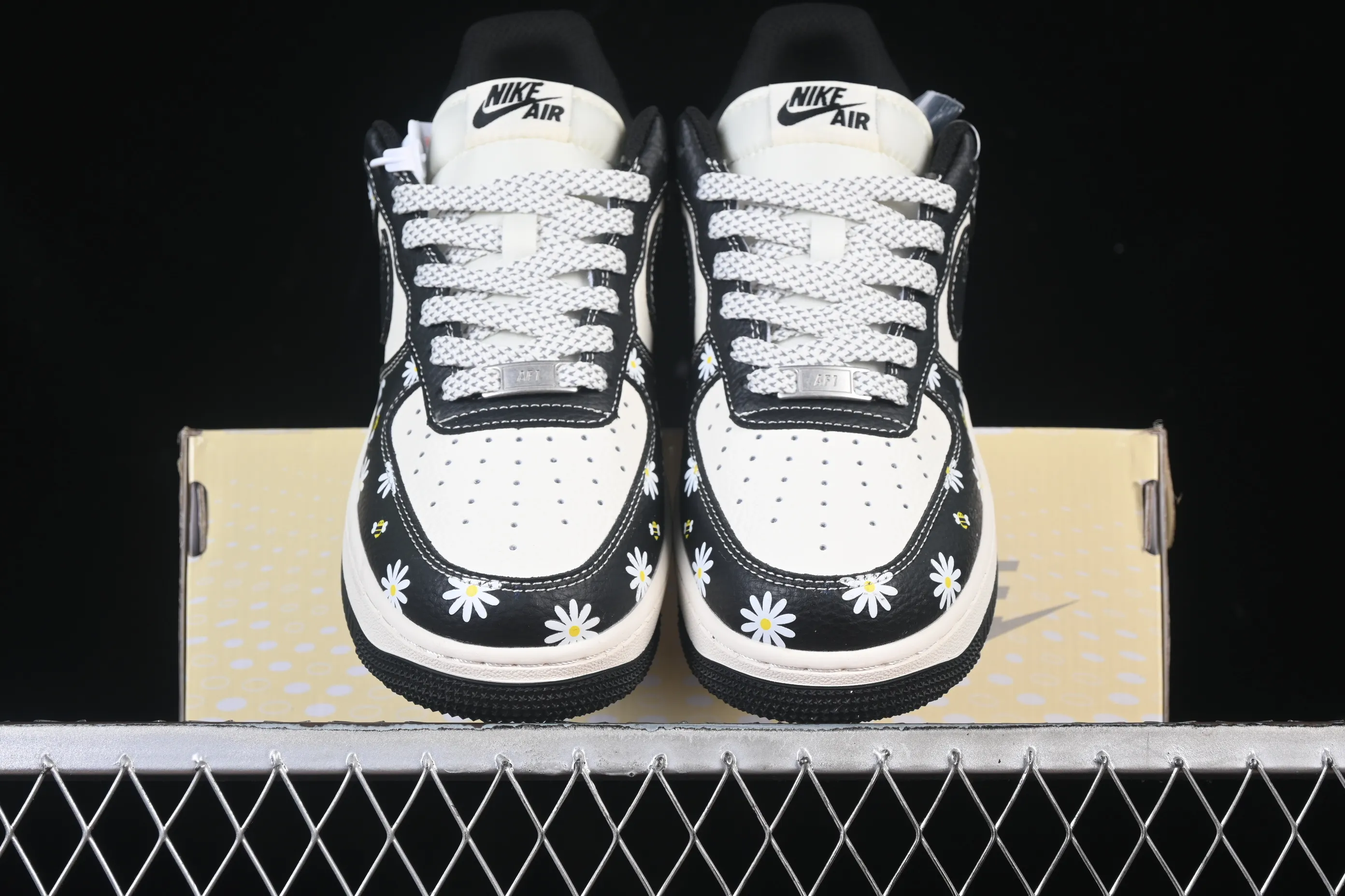 All categories Nk Air Force 1 Air Force series Nk Air Force 1 Low Air Force low-top Nike Air Force 1'07 Low black and white panda print Air Force 1 low-top casual sneakers JP8028-004